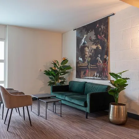 New West Hotel